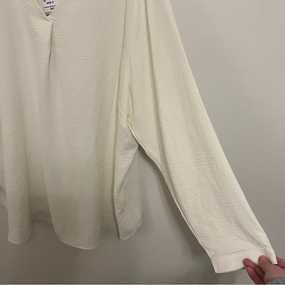 {CJ Banks} NWT Cream Blouse Size 2XL - Picture 2 of 7
